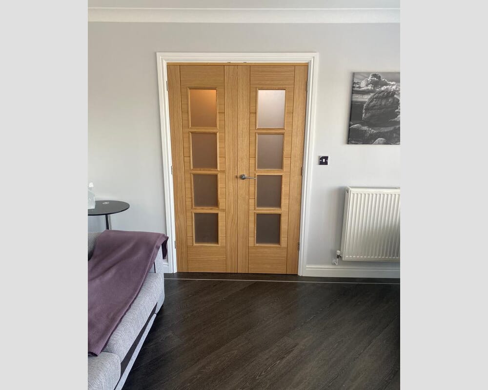 2040 x 626 x 40mm (25") Iseo Oak 4 Light Frosted Glass - Prefinished Internal Doors